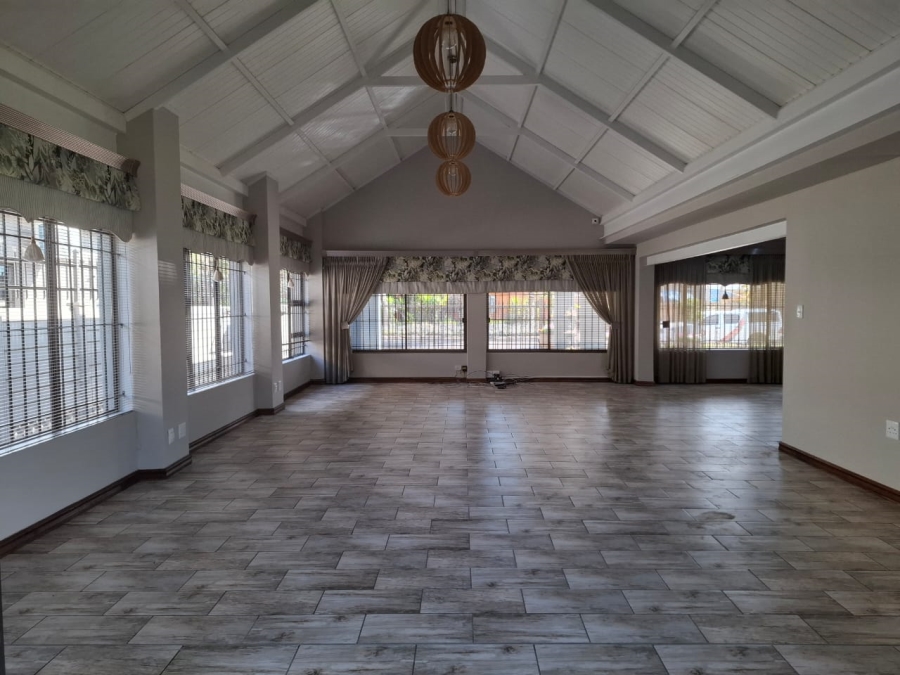 4 Bedroom Property for Sale in Park West Free State